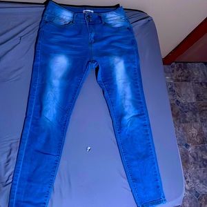 I’m selling light blue jeans, the brand is betwoin and size is 11.